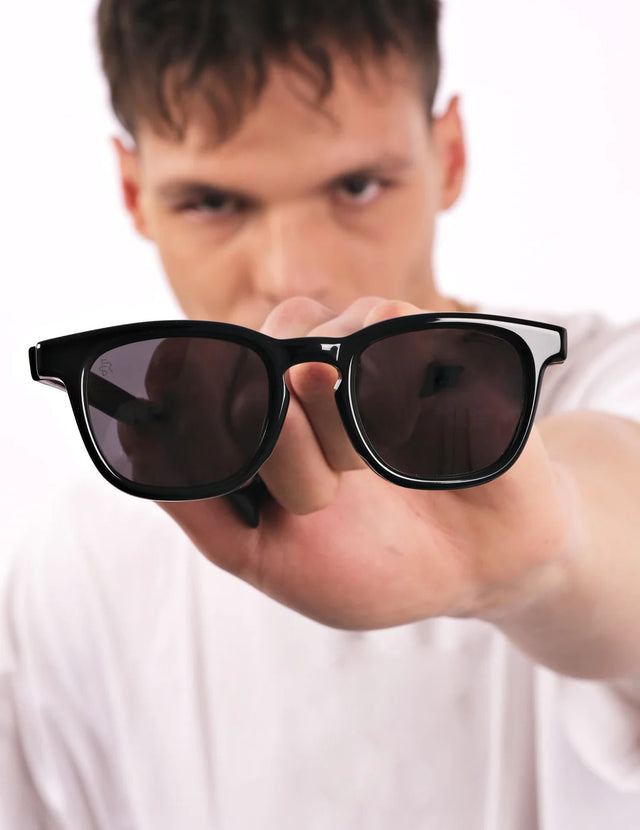 Göz Sağlığını Korumak İçin Güneş Gözlüklerinin Önemi Nelerdir?